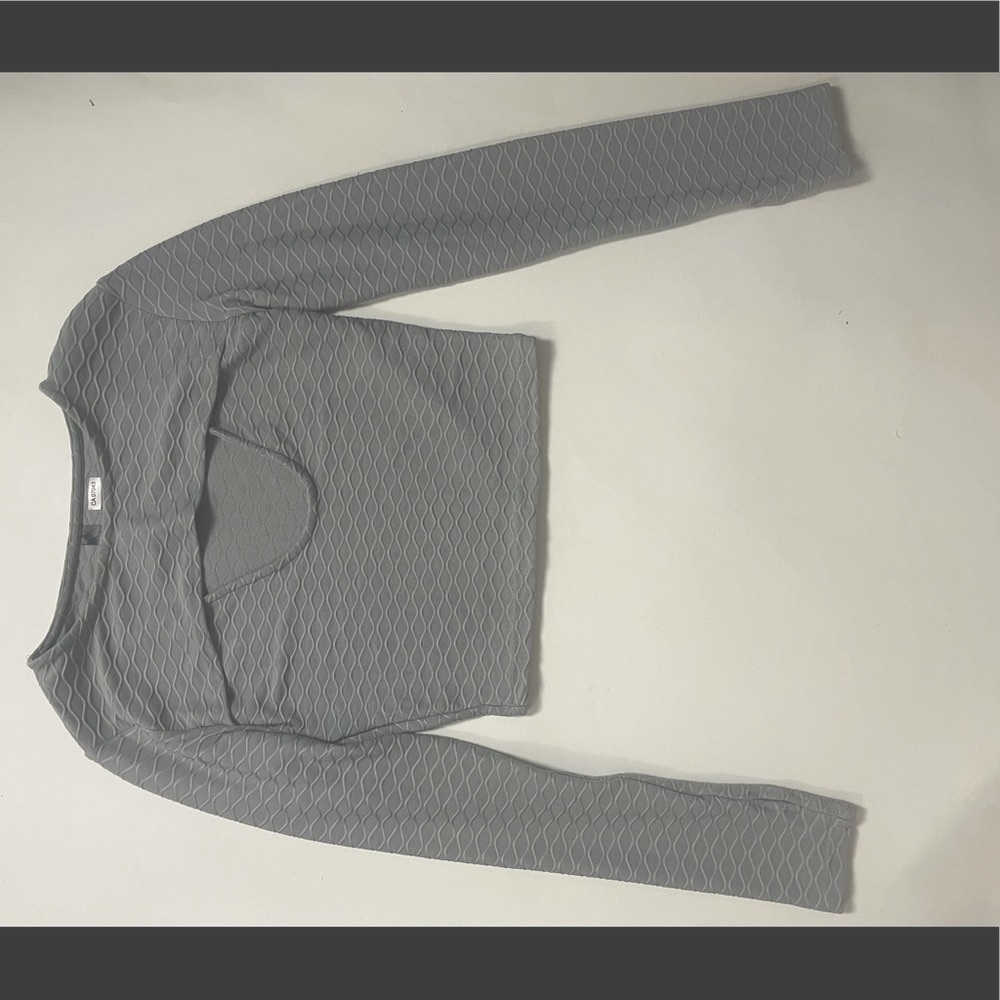 Peekaboo Longsleeve Crop Top